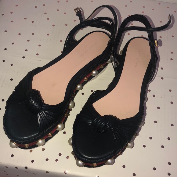 🚨SOLD Authentic GUCCI Barrette Pearl Platform - Picture 3 of 6